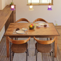 ヘリンボーン柄の木製テーブル WREAN