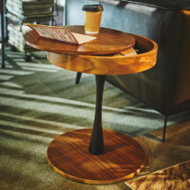 収納スペースが付いた木製サイドテーブル