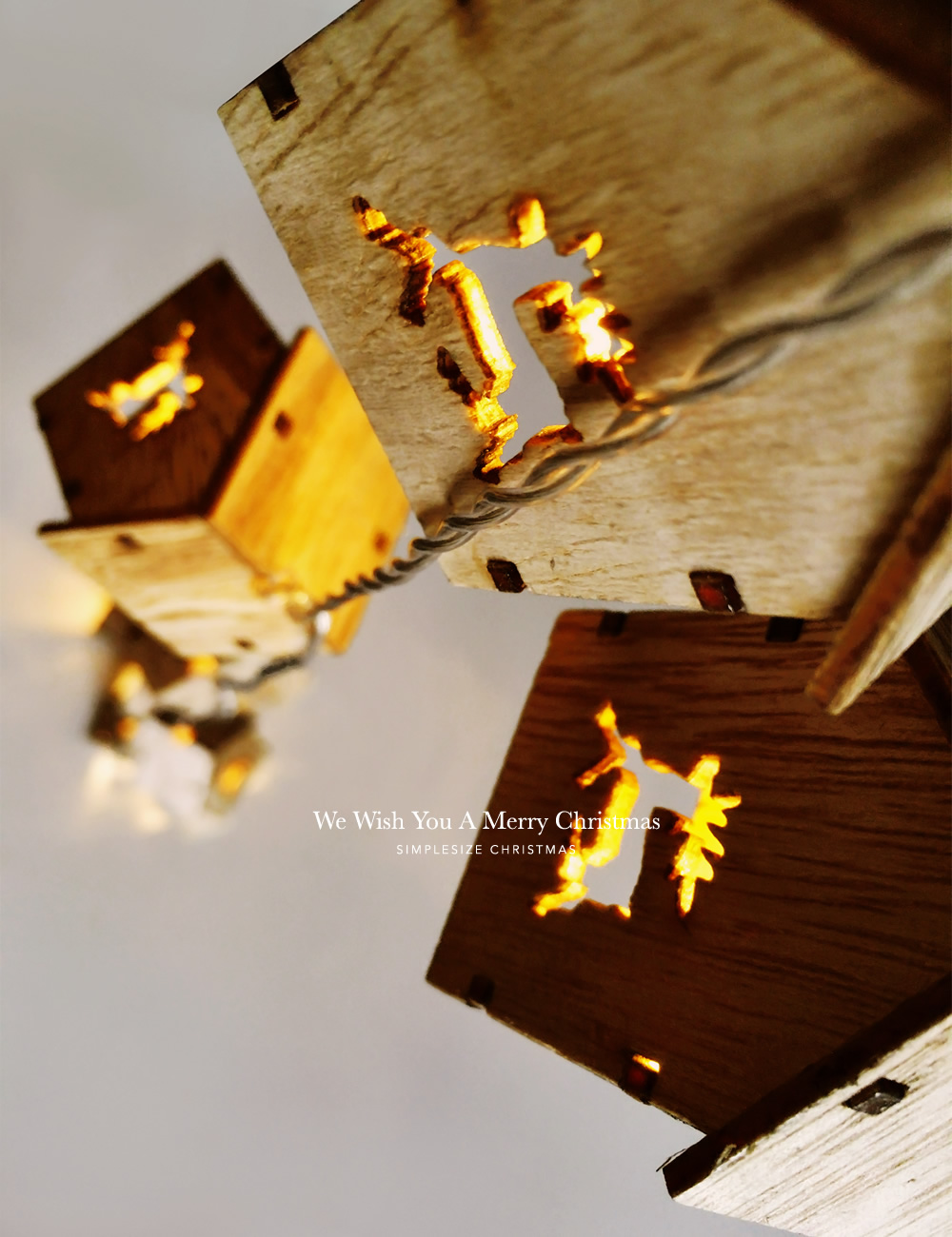 珍しい木製のLEDガーランド・トナカイの家 - Image